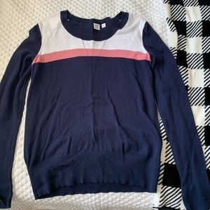 gap sweater :)
